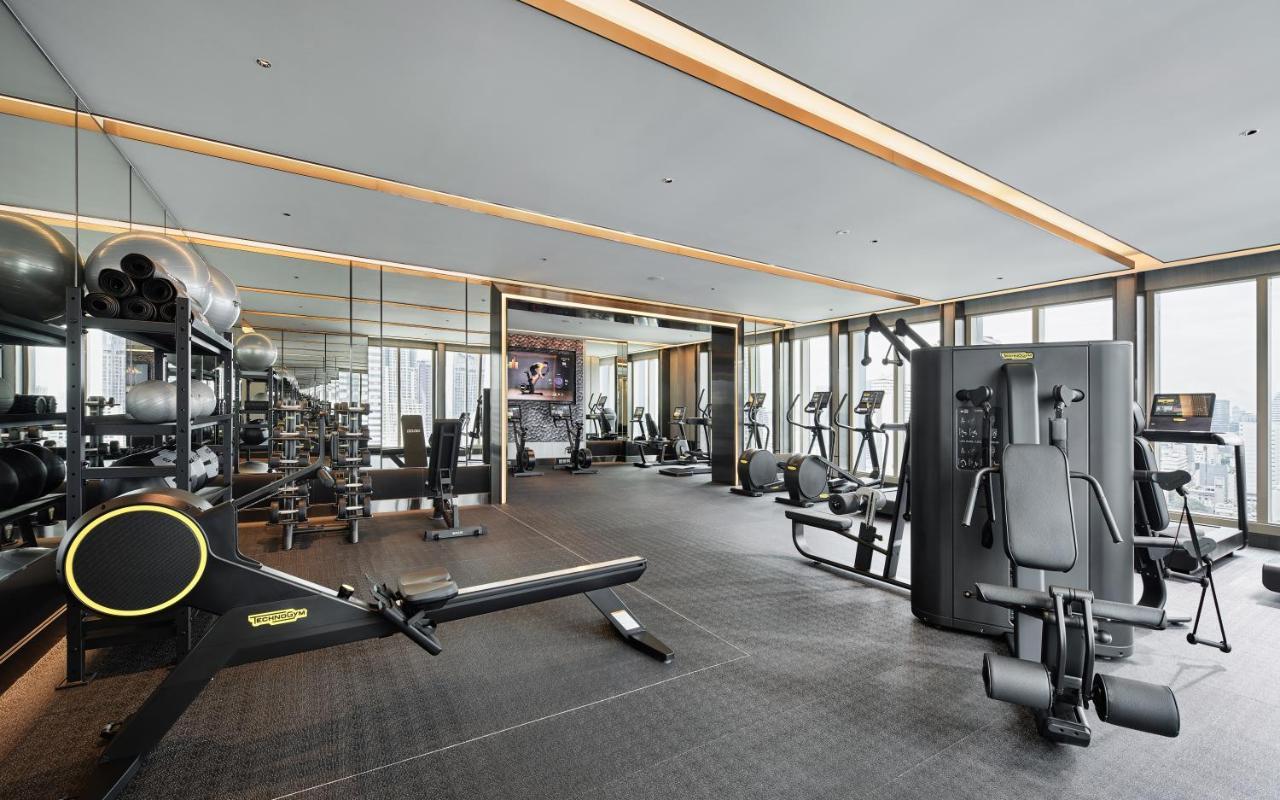 Hotel Grande Centre Point Surawong Bangkok Exterior foto The gym at The Hari