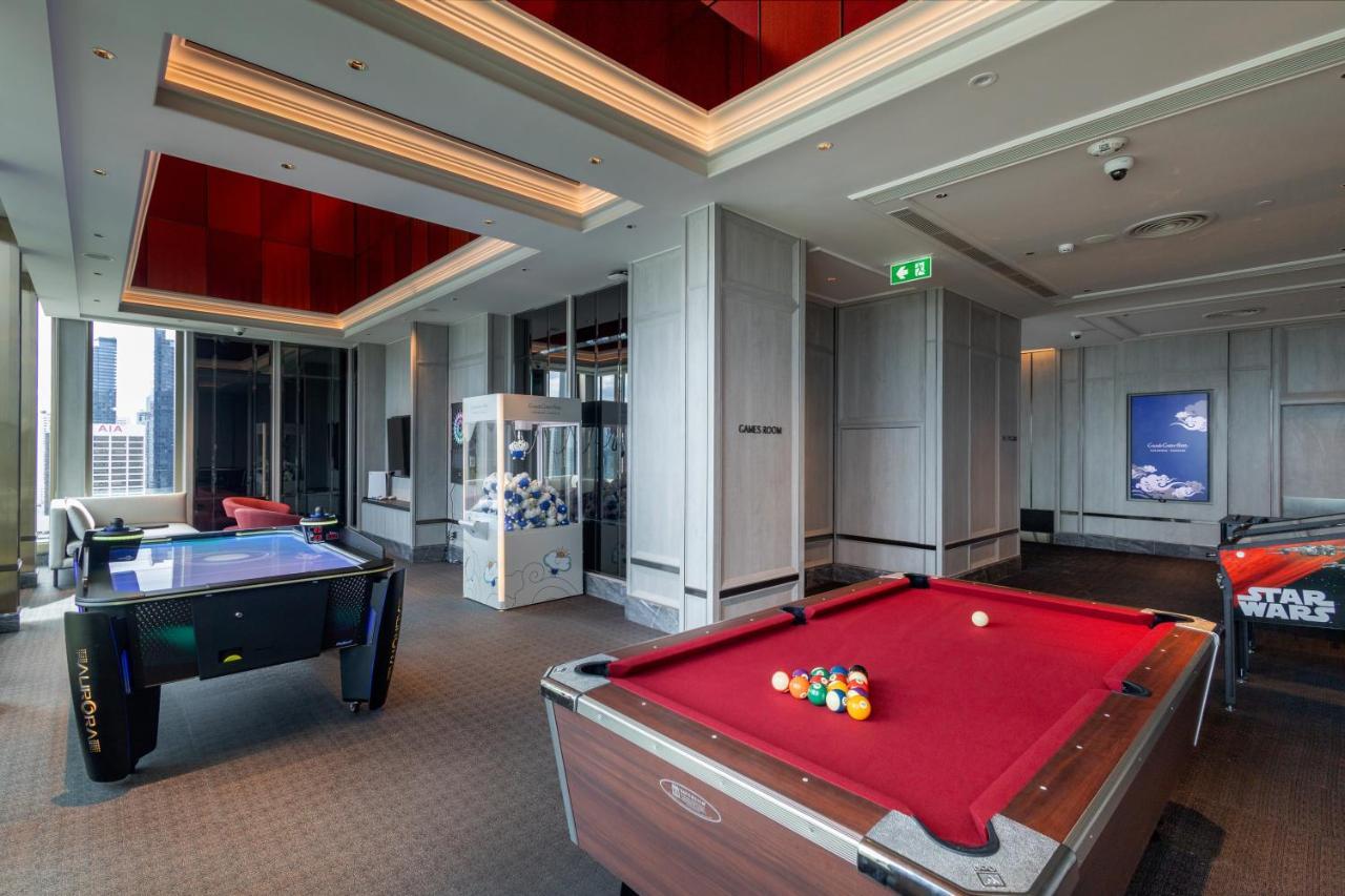 Hotel Grande Centre Point Surawong Bangkok Exterior foto The games room