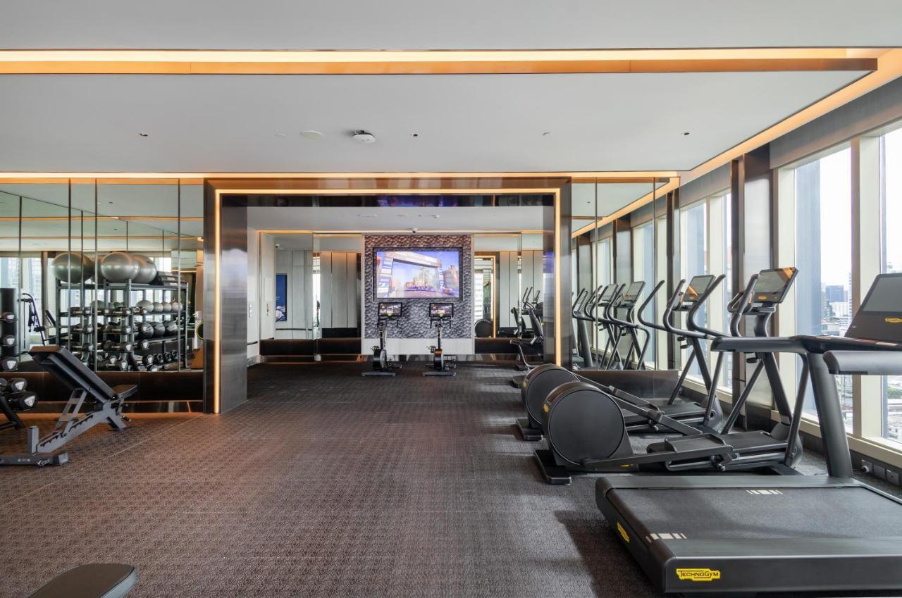 Hotel Grande Centre Point Surawong Bangkok Exterior foto The gym at the hotel