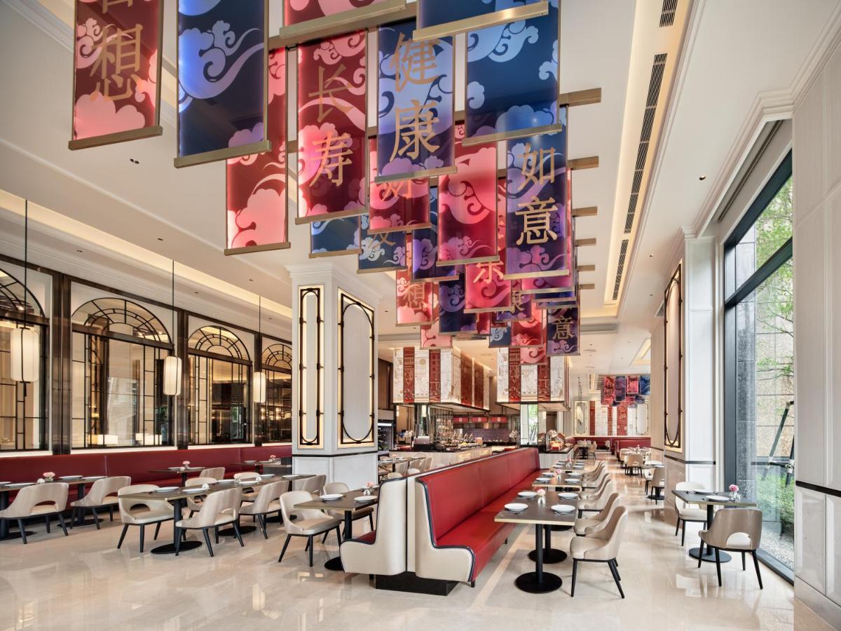 Hotel Grande Centre Point Surawong Bangkok Exterior foto The interior of the restaurant