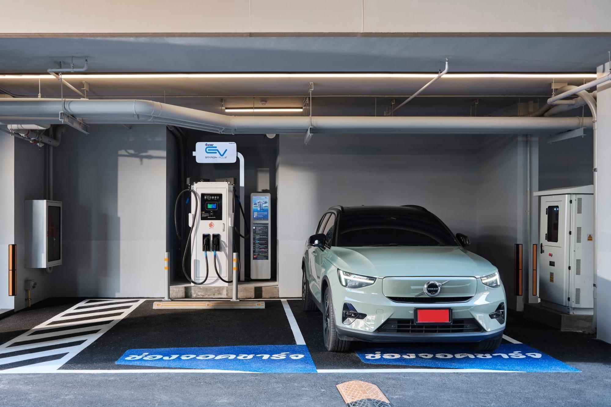 Hotel Grande Centre Point Surawong Bangkok Exterior foto Charging station