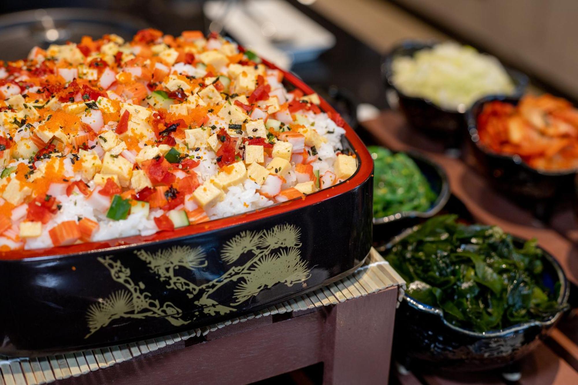 Hotel Grande Centre Point Surawong Bangkok Exterior foto A seafood salad