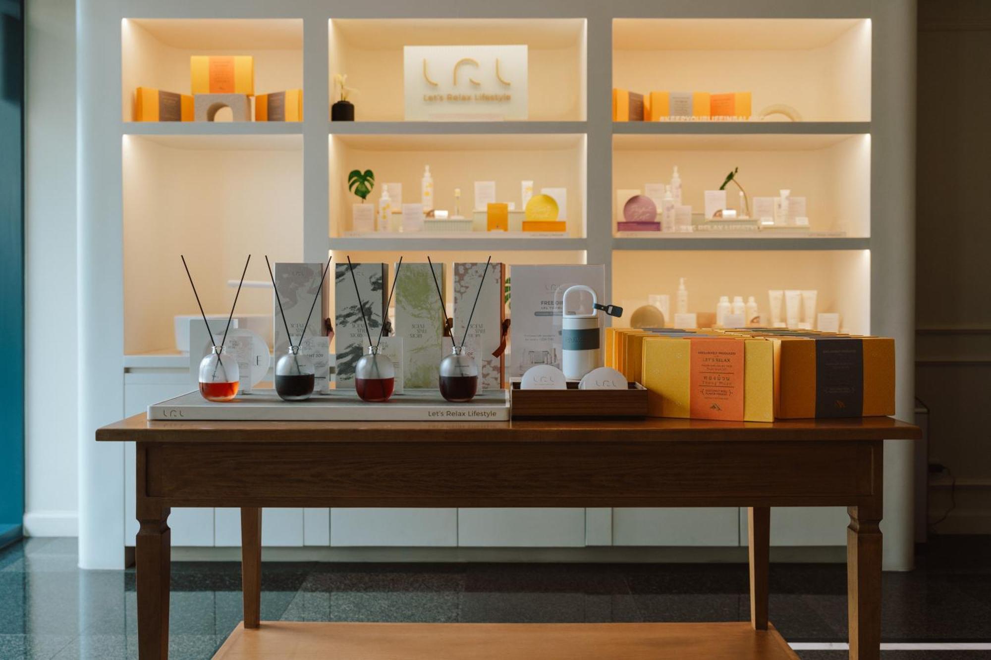 Hotel Grande Centre Point Surawong Bangkok Exterior foto Products at the spa